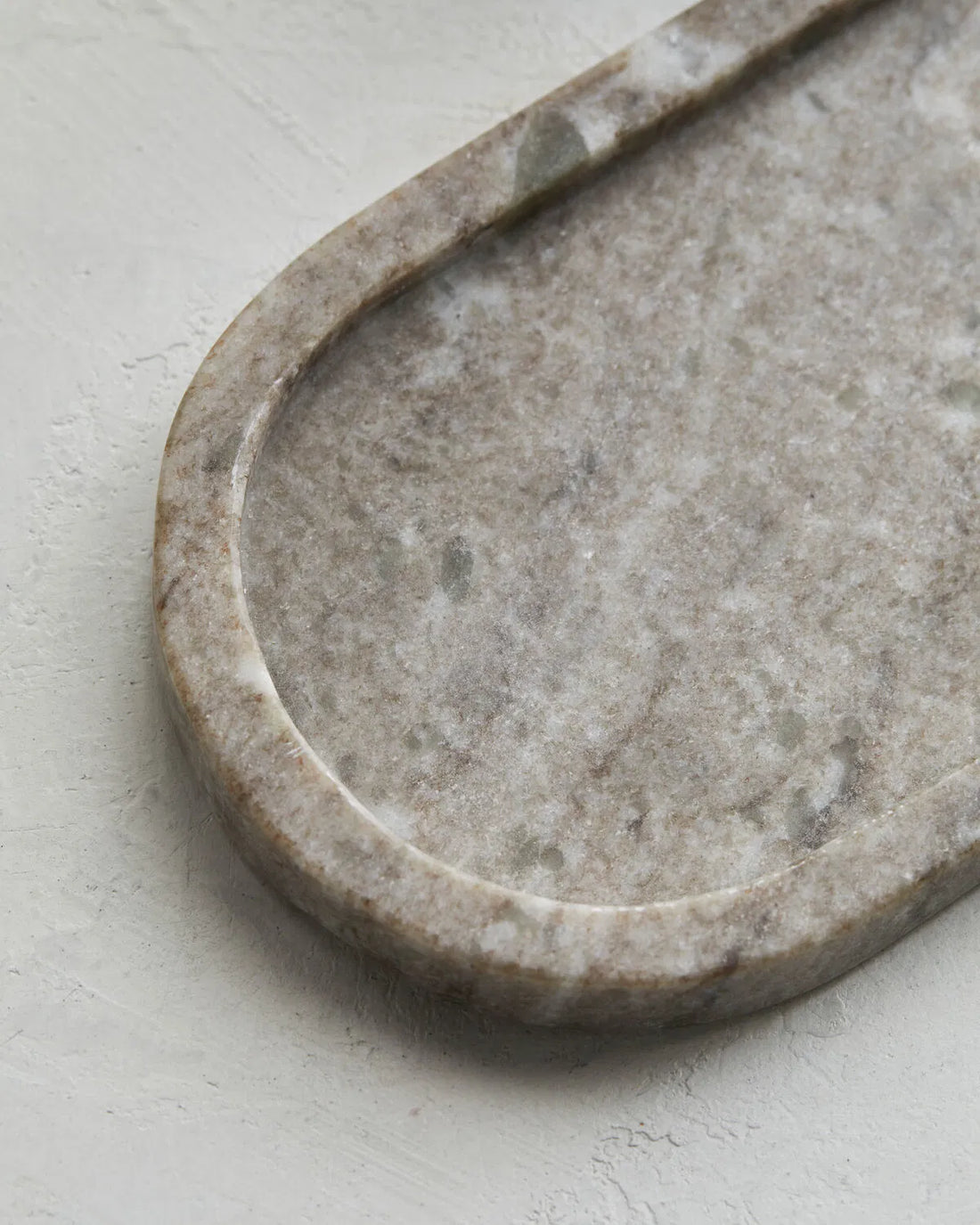 Oval bakke i marmor